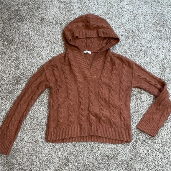 🩵SO Brown V-Neck Sweater with Cable Knit - Picture 1 of 2